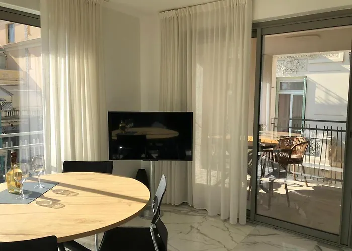 Saint Jhon * マントン